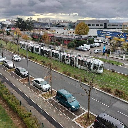 Jolie Appartement Proche Tramway Vénissieux المظهر الخارجي الصورة