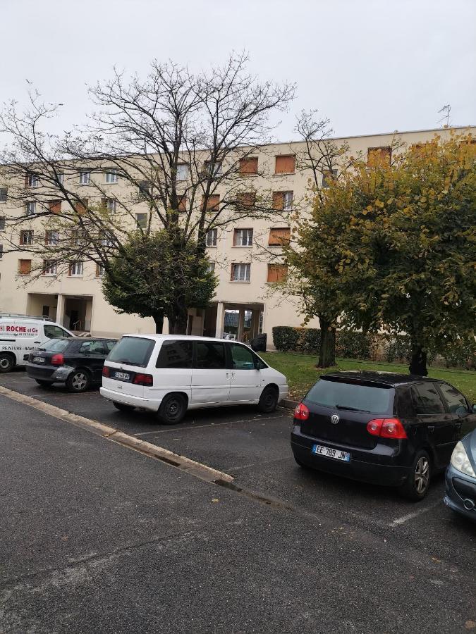 Jolie Appartement Proche Tramway Vénissieux المظهر الخارجي الصورة